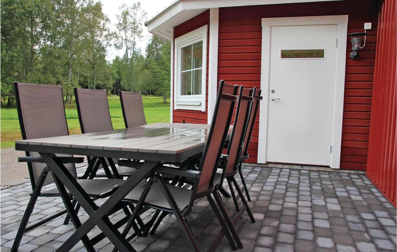 2 Bedroom Cozy Apartment In Habo Mullsjo Bagian luar foto