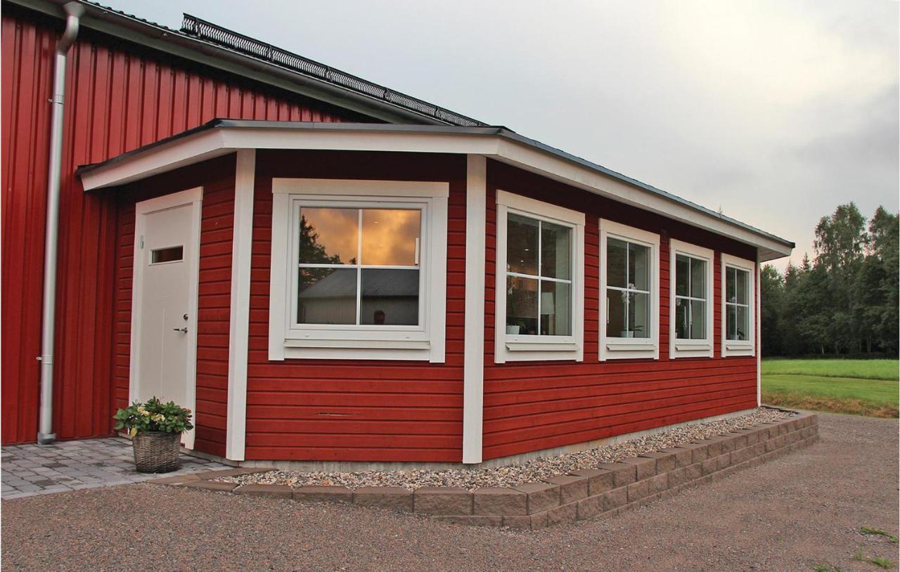 2 Bedroom Cozy Apartment In Habo Mullsjo Bagian luar foto