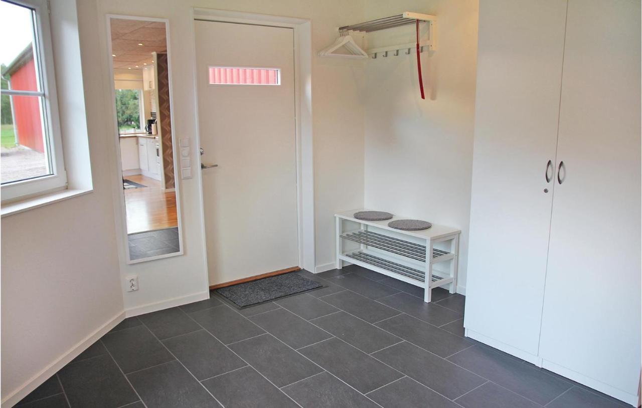 2 Bedroom Cozy Apartment In Habo Mullsjo Bagian luar foto
